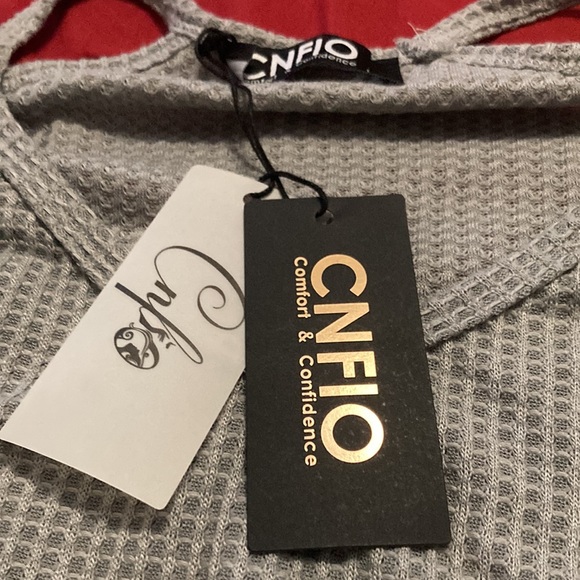 Color - gray - Picture 3 of 3